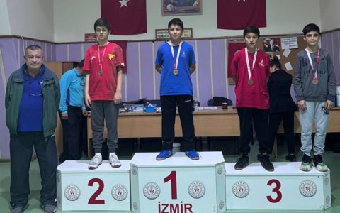 Masa Tenisinden 2 Derece