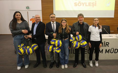 Takımımız Sporthink'le Yaptığı İş Birliği ile İzmir’in Okullarına 750 Top Hediye Ediyor