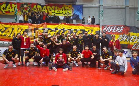 Göztepe'miz 37-25 Hentbolu