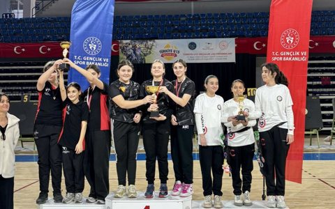 Salon Okçuluk İzmir Şampiyonası'nda 6 Derece