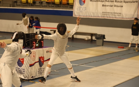 Eskrim Türkiye Şampiyonası'ndan 4 Derece