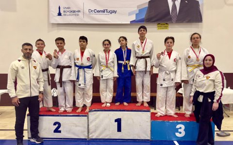 Judo İzmir İl Şampiyonası’ndan 8 Madalya ile Dönüyoruz