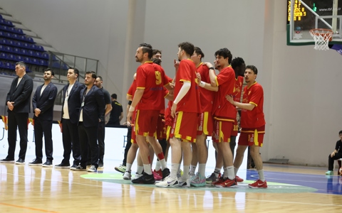 Parmos Bordo 82-65 Göztepe’miz