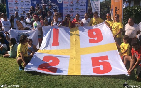 Göztepe Windsurf Kürsüde