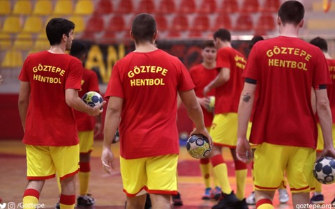 Uçan Adamlar MYK Hentbol Maçına Hazırlanıyor