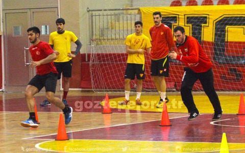 Uçan Adamlar MYK Hentbol Maçına Hazırlanıyor