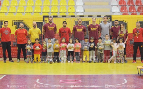 Uçan Adamlar'a Minik Misafirler