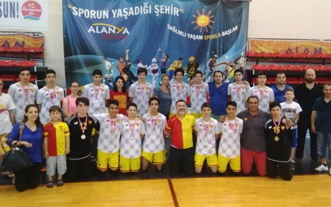 Küçük Hentbolcularımız Türkiye İkincisi